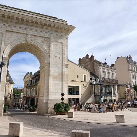 Nevers A La Porte De Paris Exterior photo